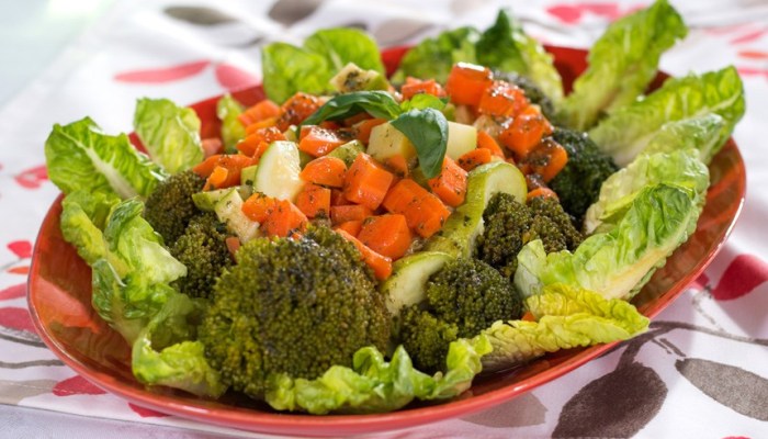 Ballı Sebze Salatası
